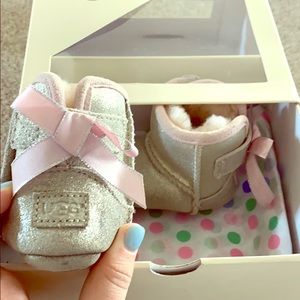 Metallic Jesse Bow Uggs - never worn- sz 0/1